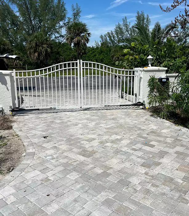 Chain Link Gate Repair Aventura